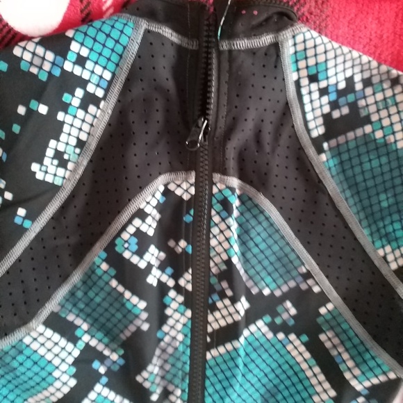 Lululemon Long Sleeved One-Piece Reversible Paddle Swimsuit size 4 -like new - Picture 15 of 16